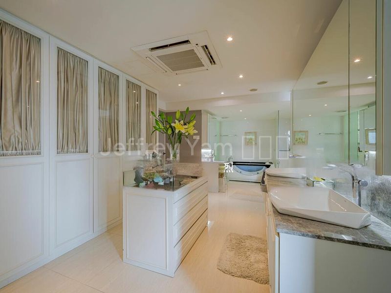 4 Bed Condo for Sale in  Mirage Tower - Image 1